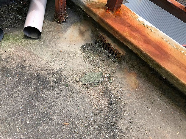 明石市　水性塗膜防水工事施工前